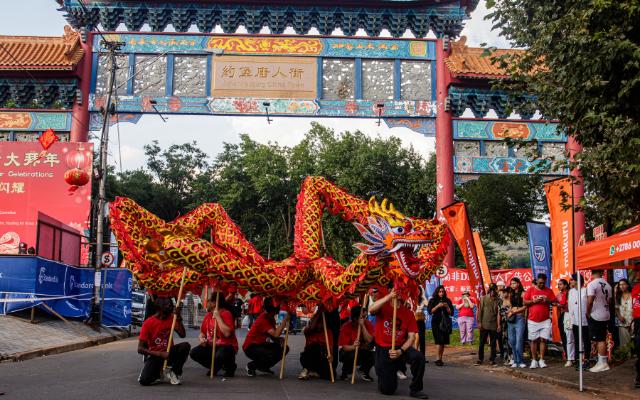 South Africa Chinese Two Chinatowns 兩個唐人街與現代語言