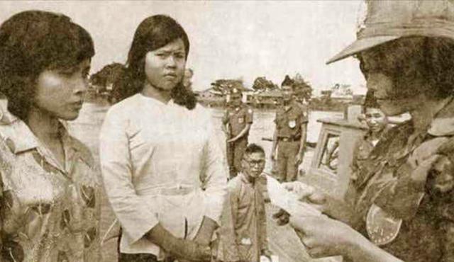 中越战争，让美军闻风丧胆的越南女特种兵，被解放军轻松解决